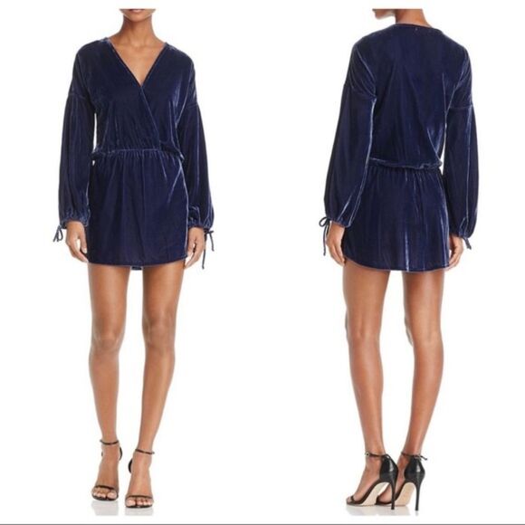 On The Road Maya Long Sleeve Blue Velvet Dress Medium NWT - Picture 5 of 5